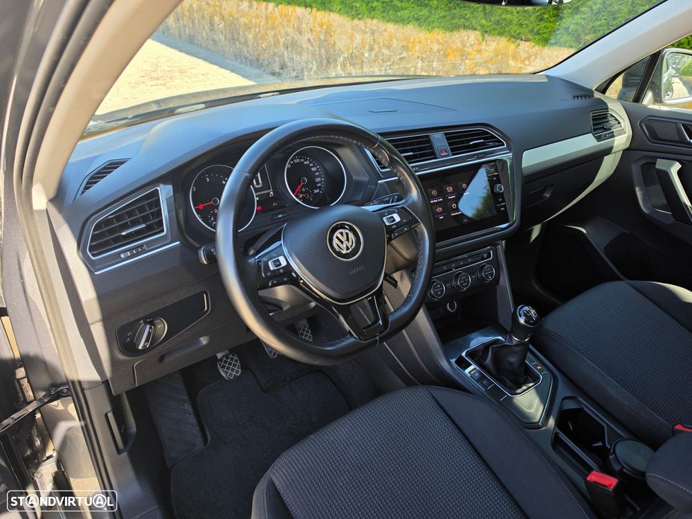 VW Tiguan 1.6 TDI Tech - 13