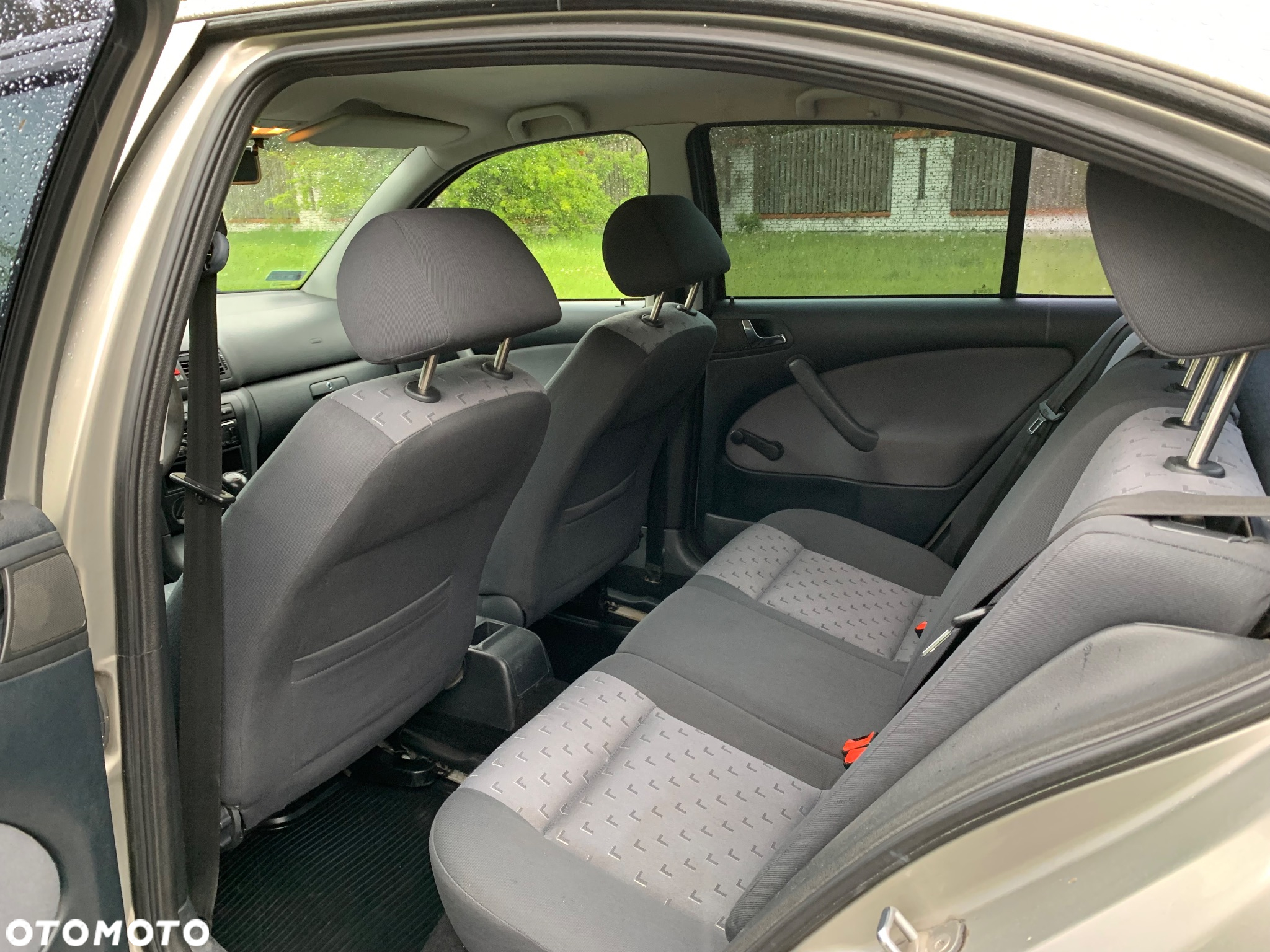 Skoda Octavia 1.6 Tour - 9
