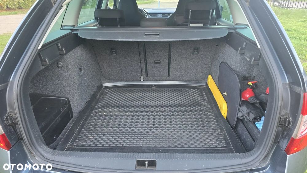 Skoda Octavia 1.6 TDI Style DSG - 10