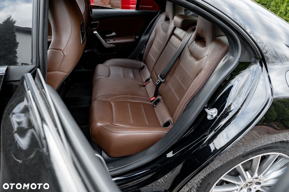 Mercedes-Benz CLA 250 4Matic 8G-DCT Edition AMG Line - 19