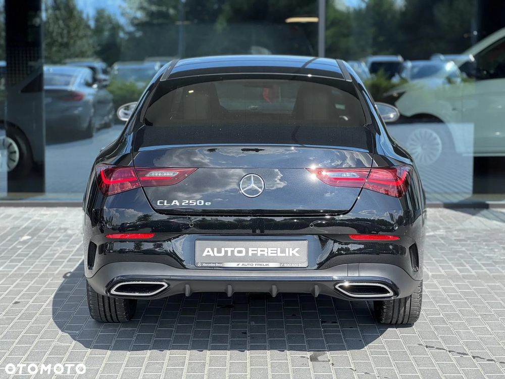 Mercedes-Benz CLA 250 E AMG Line 8G-DCT - 10