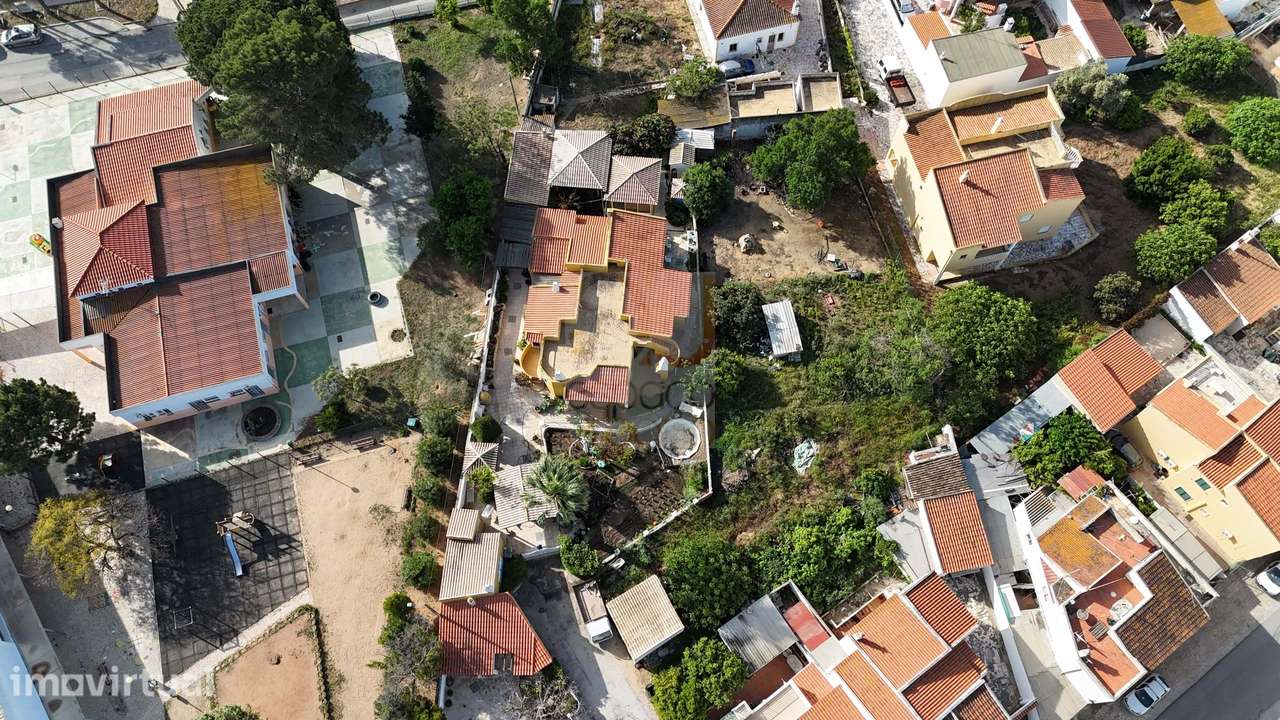 Pêra - Terreno Urbano com 645 m2 - Localização Central - Grande imagem: 4/24