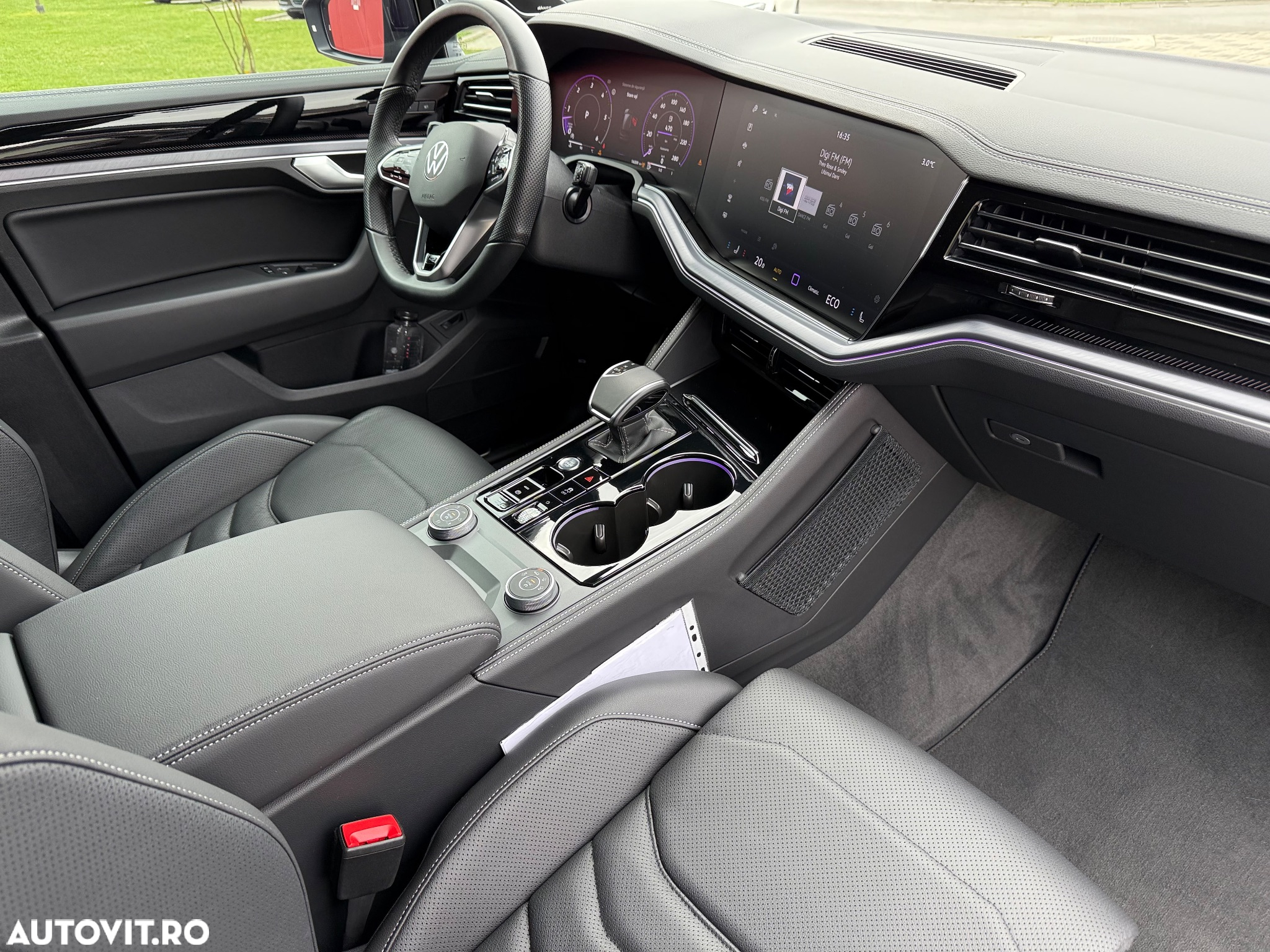 Volkswagen Touareg V6 TDI 4MOTION R-Line - 11