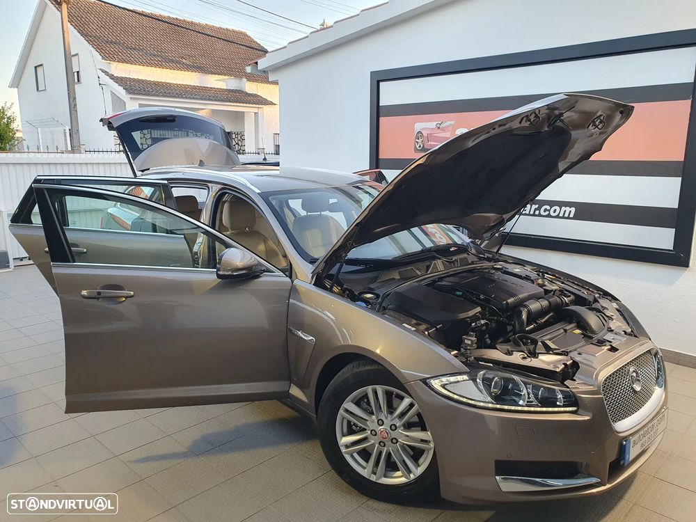 Jaguar XF Sportbrake 2.2 D Premium Luxury - 16