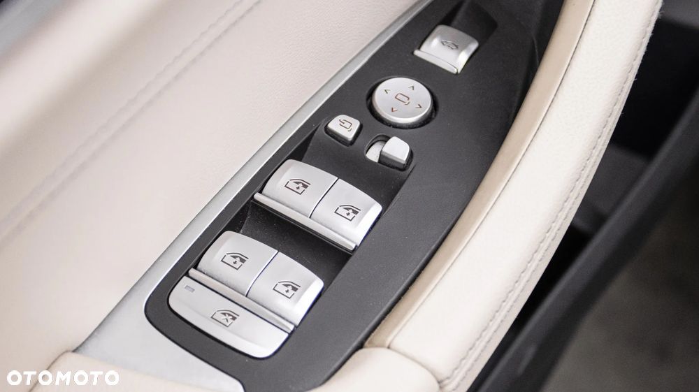 BMW X3 xDrive30i xLine - 32