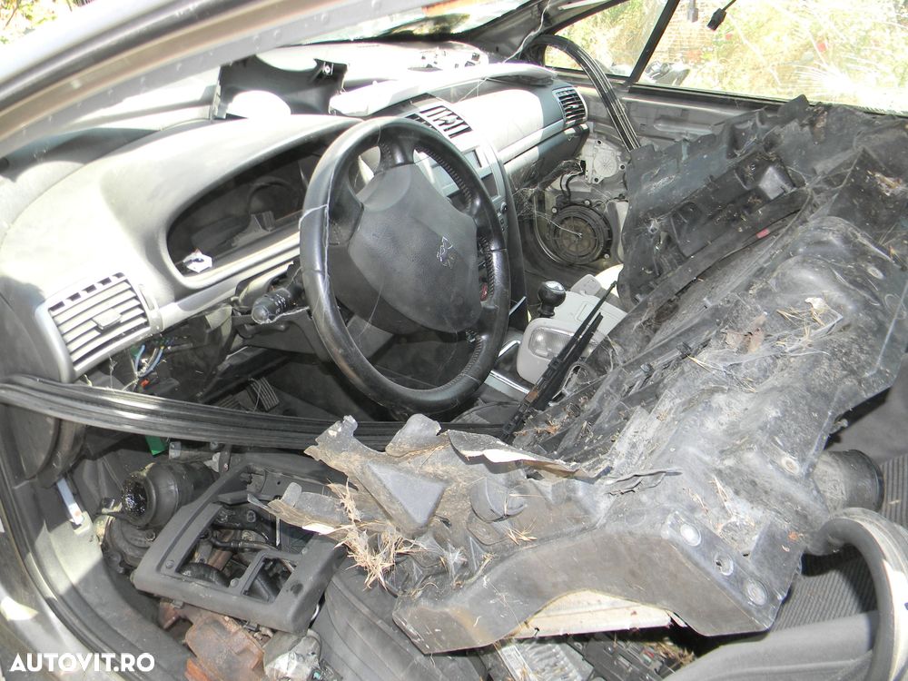 Dezmembrari  Peugeot 407  2004  > 0000 2.0 HDi Motorina - 11