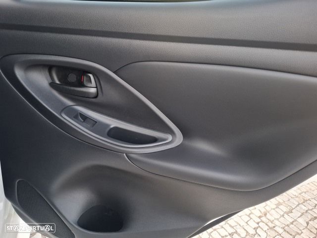 Toyota Yaris 1.5 HDF Comfort - 36