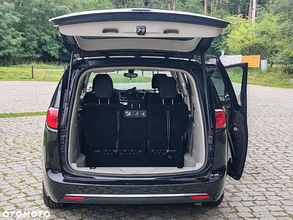 Chrysler Pacifica - 18