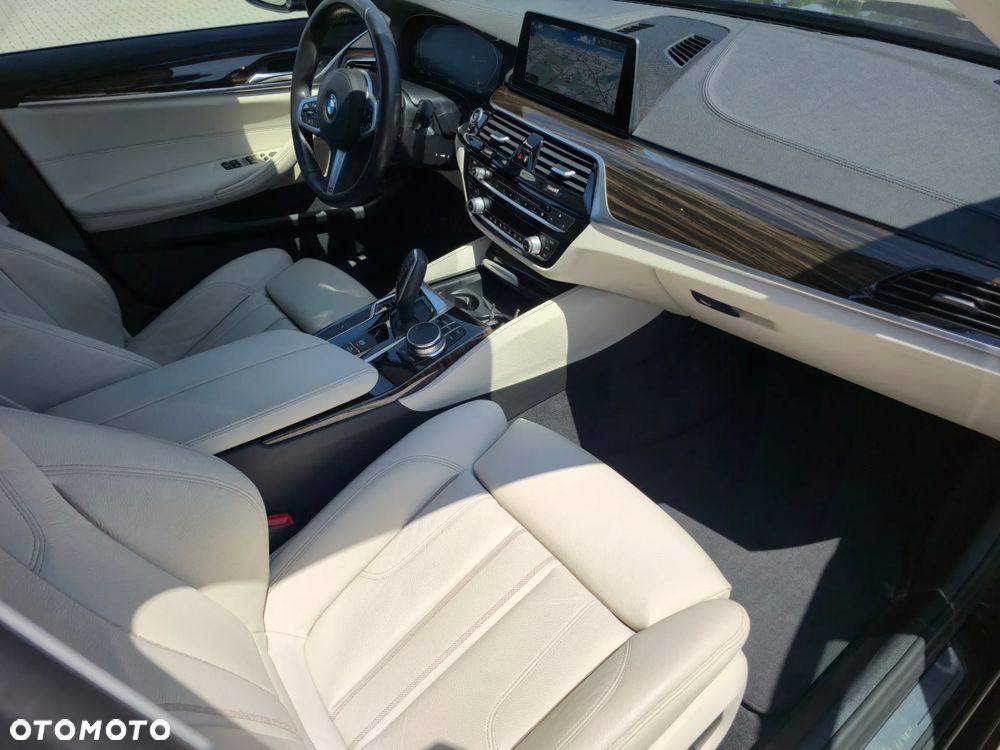 BMW Seria 5 520d xDrive Luxury Line - 12