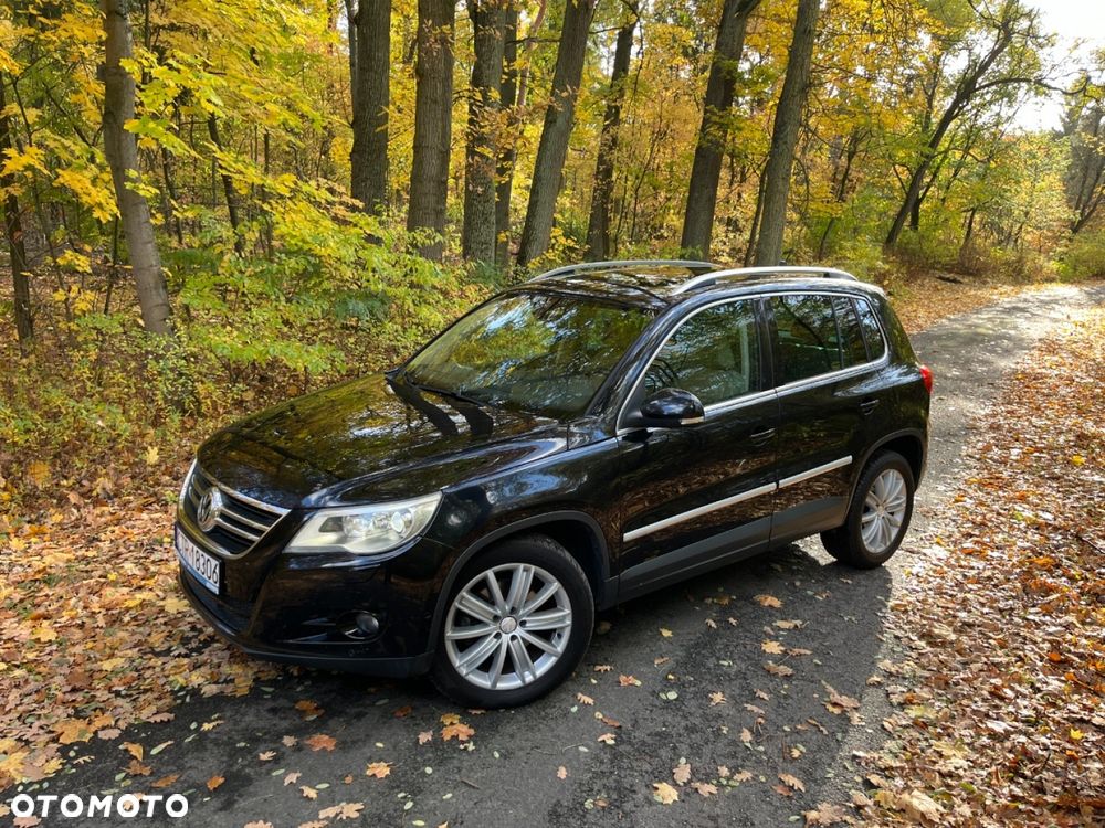Volkswagen Tiguan - 1