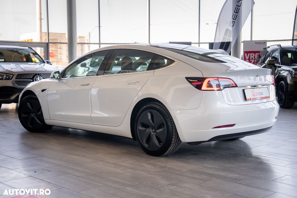 Tesla Model 3 - 14