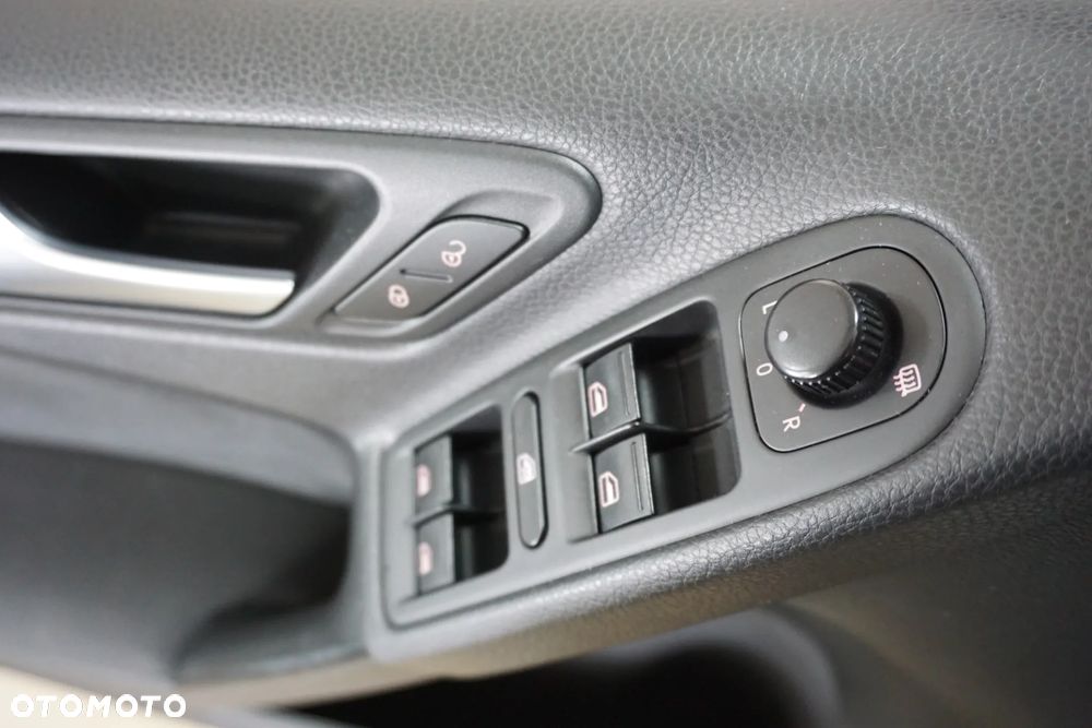 Volkswagen Golf 2.0 TDI DPF DSG Comfortline - 26