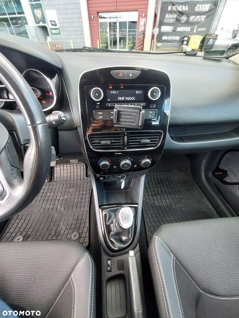 Renault Clio - 21