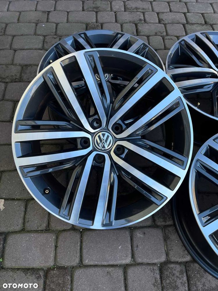 Oryginalne alufelgi Vw 5x112 19 cali Tiguan Passat Arteon Bicolor