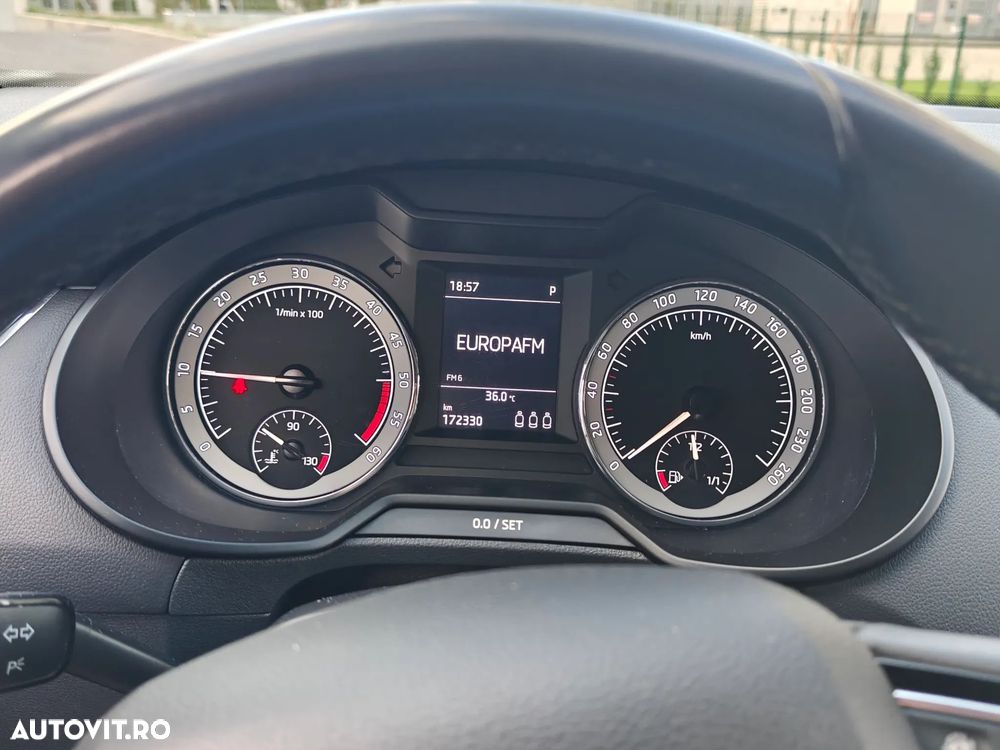 Skoda Octavia 2.0 TDI 4X4 DSG Style - 20
