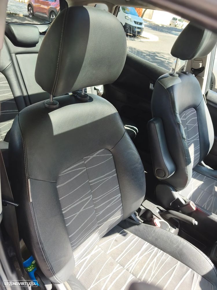 Kia Venga 1.4 CRDi TX ISG - 18