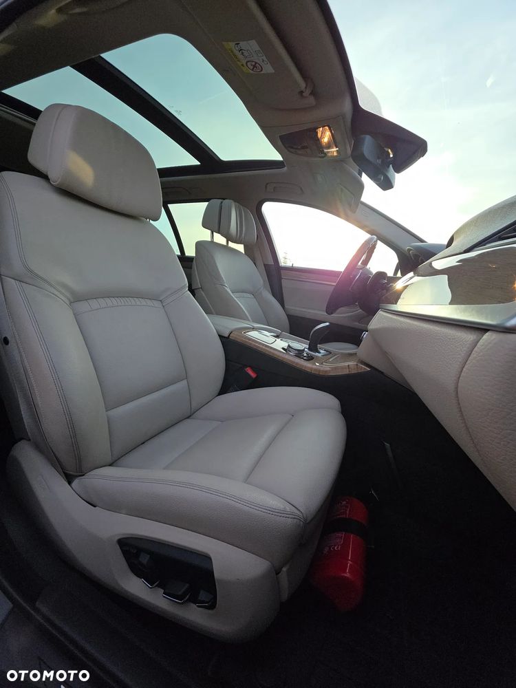 BMW Seria 5 525d xDrive Sport-Aut Luxury Line - 14