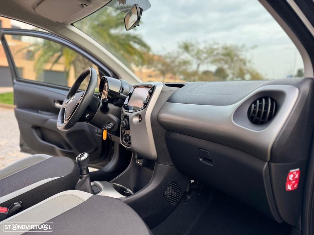 Toyota Aygo 1.0 X-Play - 10