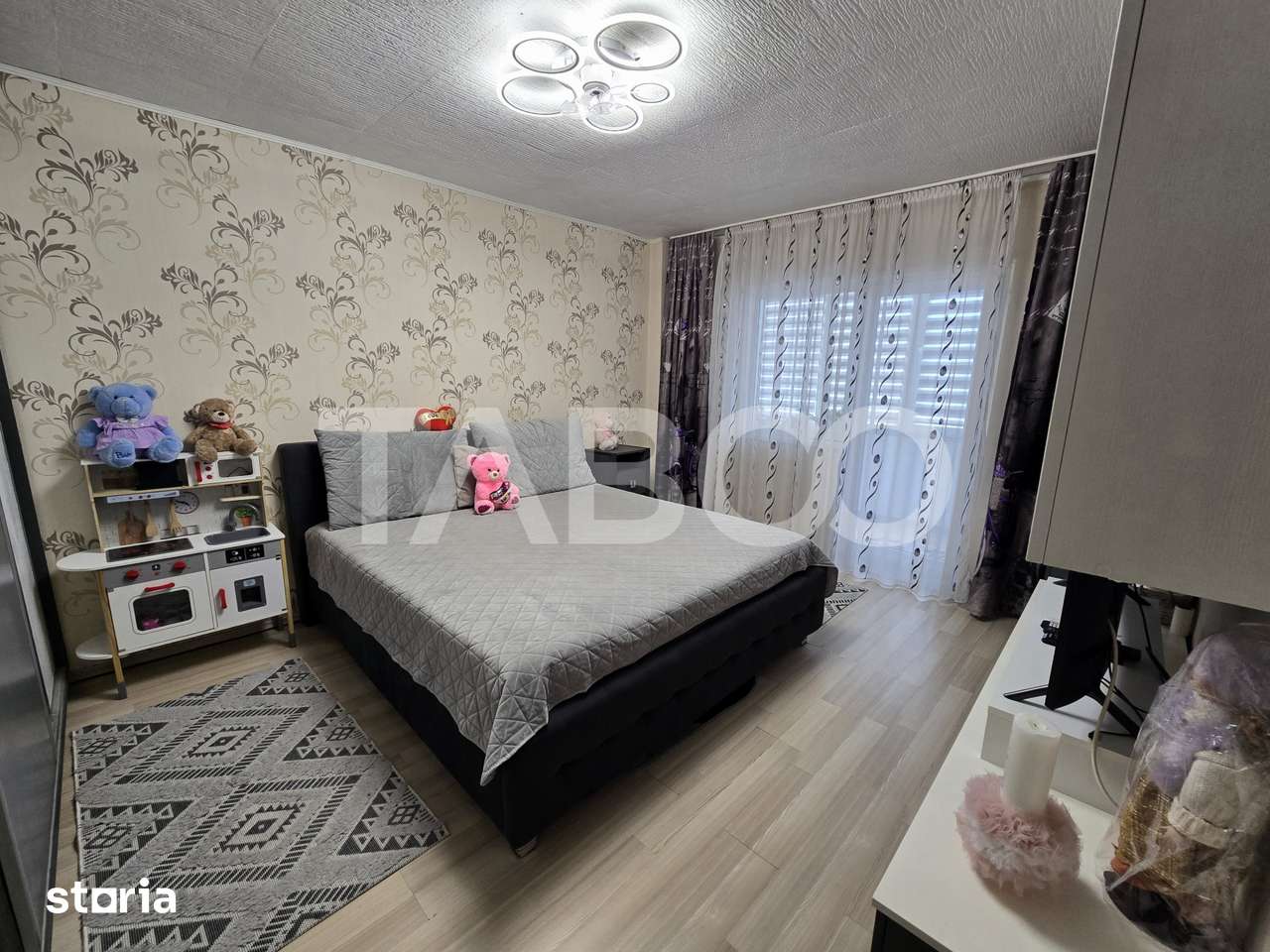 Apartament 3 camere mobilat 2 bai balcon pivnita Mihai Viteazul Sibiu — fotografia 1