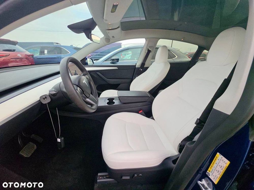 Tesla Model Y Long Range Dual Motor AWD - 8