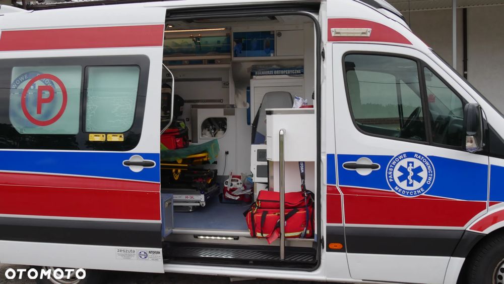 Mercedes-Benz Sprinter Ambulans - 10