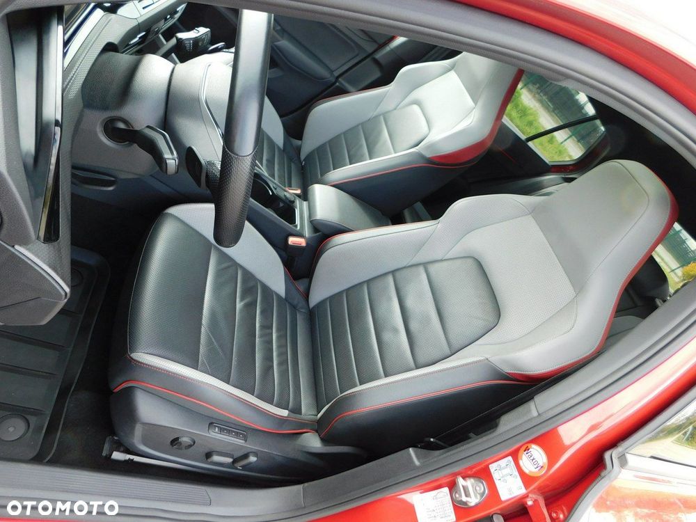 Volkswagen Golf - 14