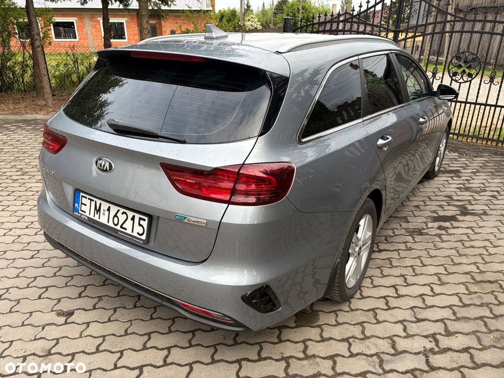 Kia Ceed 1.6 CRDi mHEV M - 4
