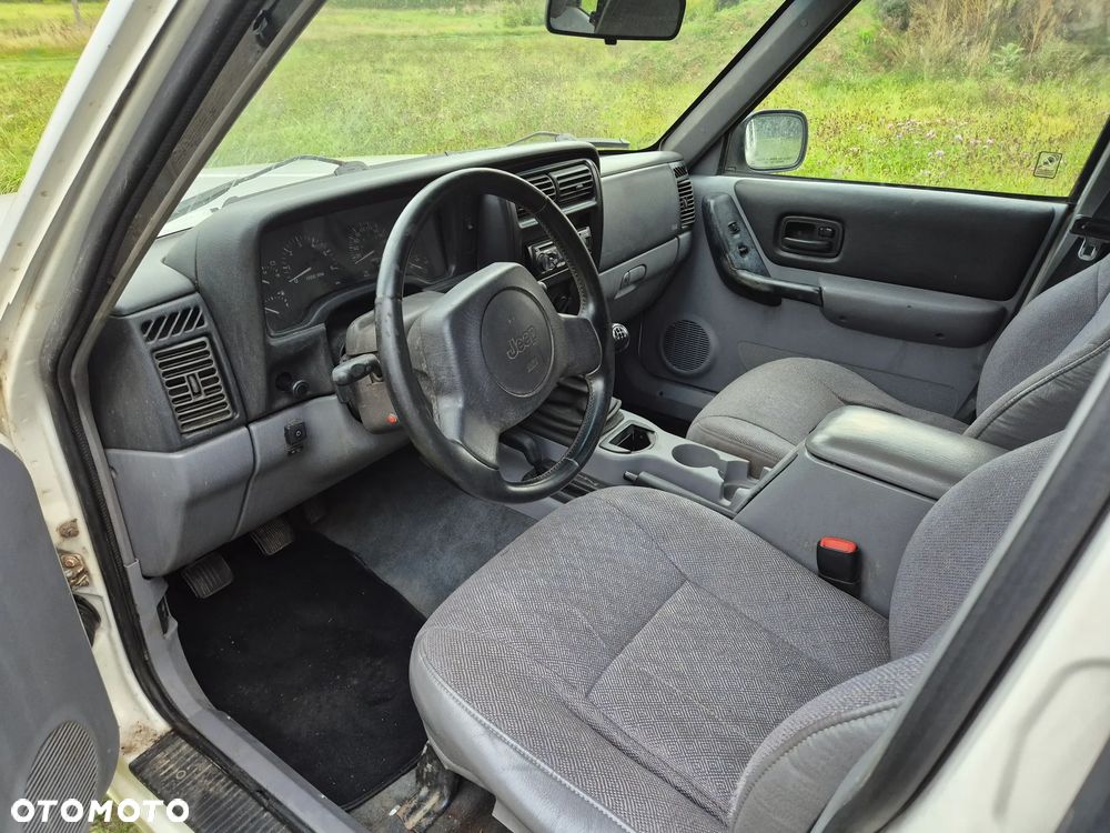 Jeep Cherokee - 7