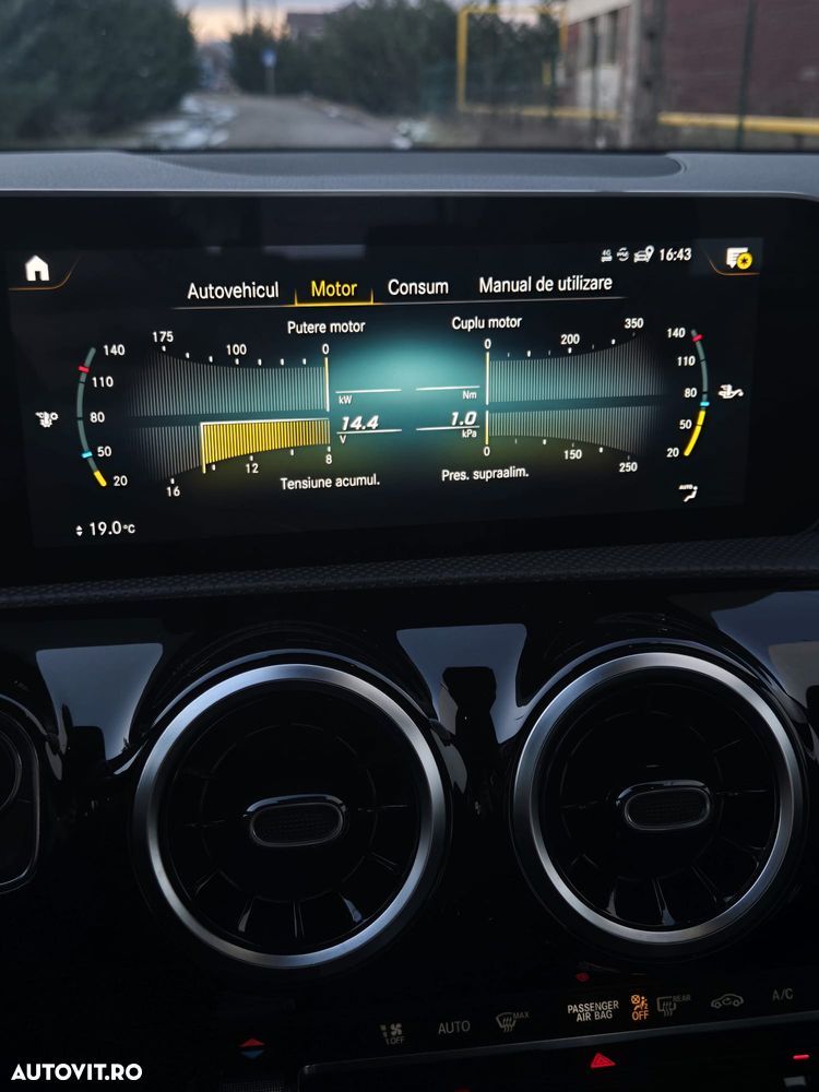 Mercedes-Benz CLA 180 - 16