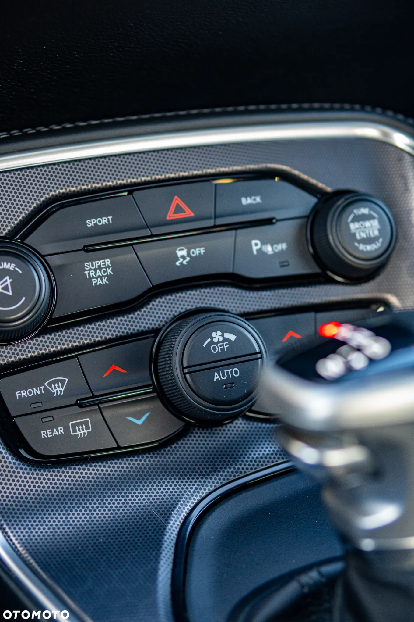 Dodge Challenger Automatik SXT Plus - 22