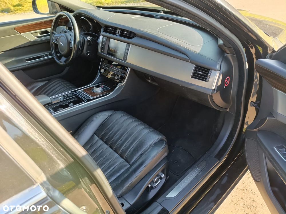 Jaguar XF - 5