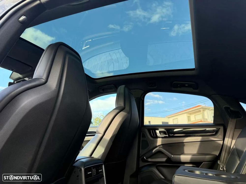 Porsche Cayenne Coupé E-Hybrid - 10