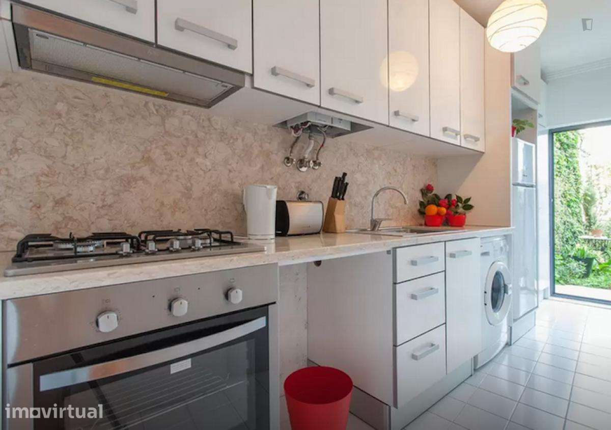 Apartamento com 1 quartos - localizado em Graça Lisbon - Grande imagem: 2/11