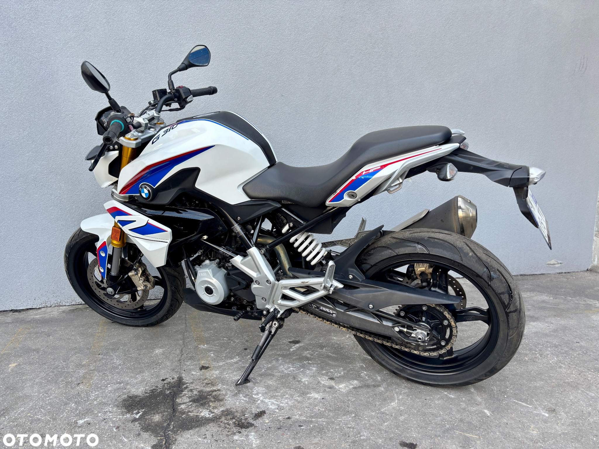 BMW G - 12