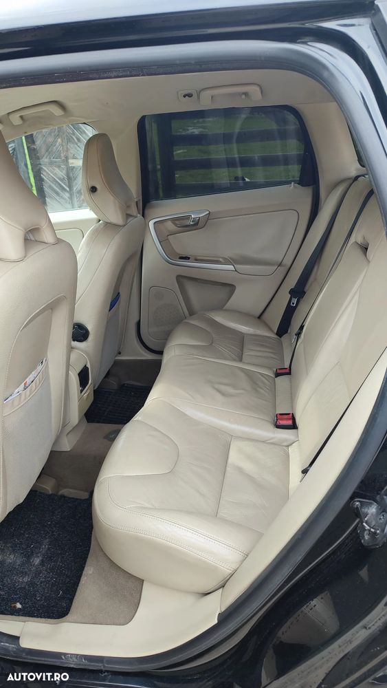 Volvo XC 60 2.4D AWD Base - 7