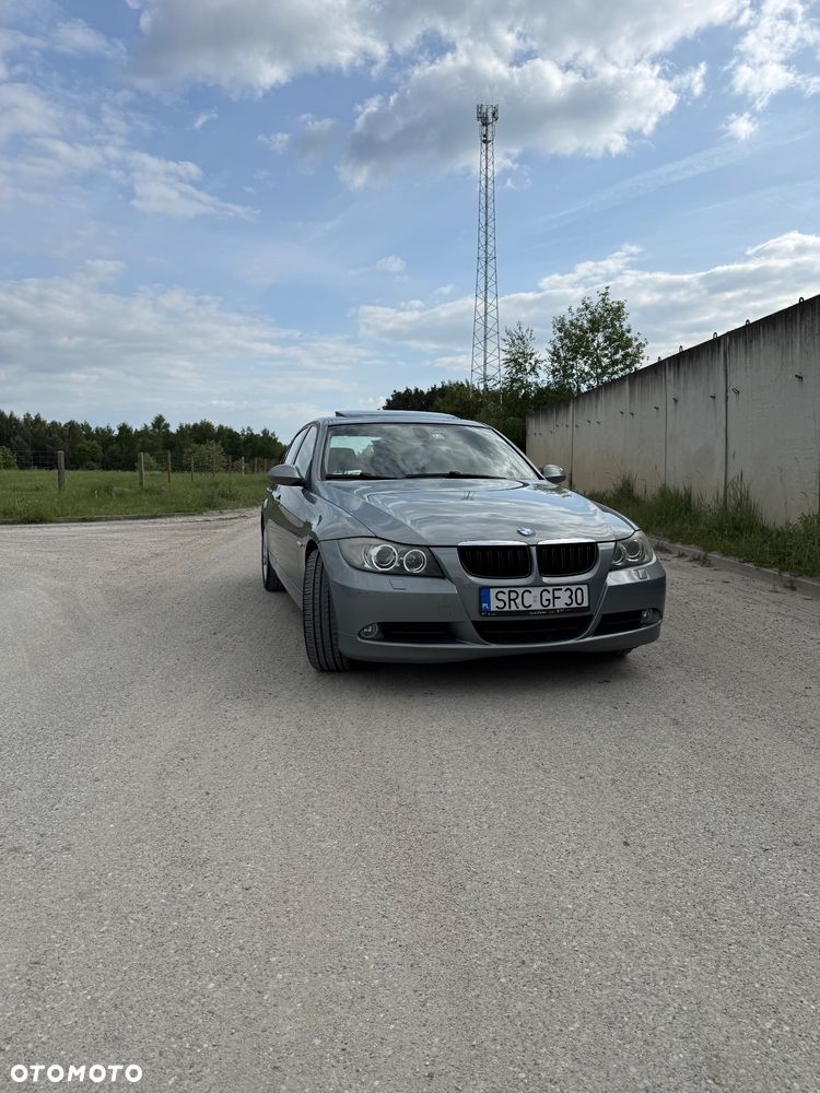BMW Seria 3 318i - 1