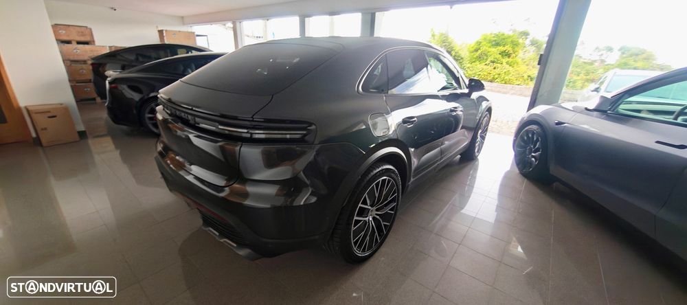 Porsche Macan Electric 4 - 39