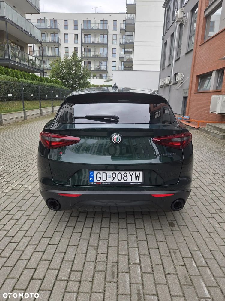 Alfa Romeo Stelvio - 4