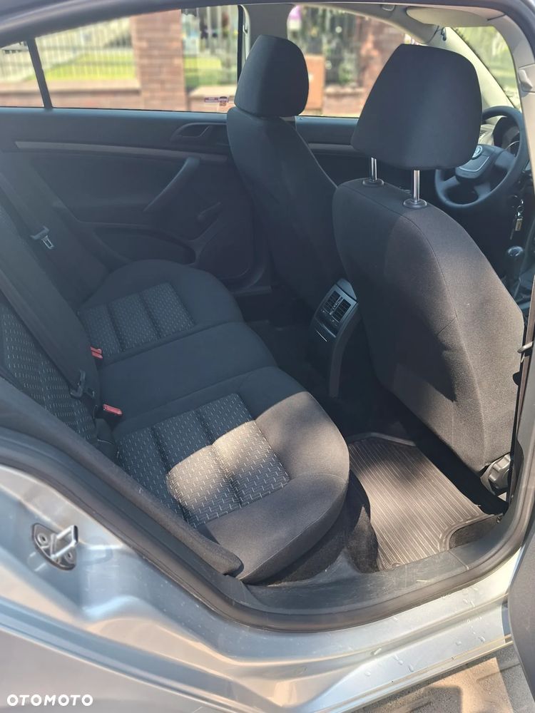 Skoda Octavia 1.6 Ambition - 12