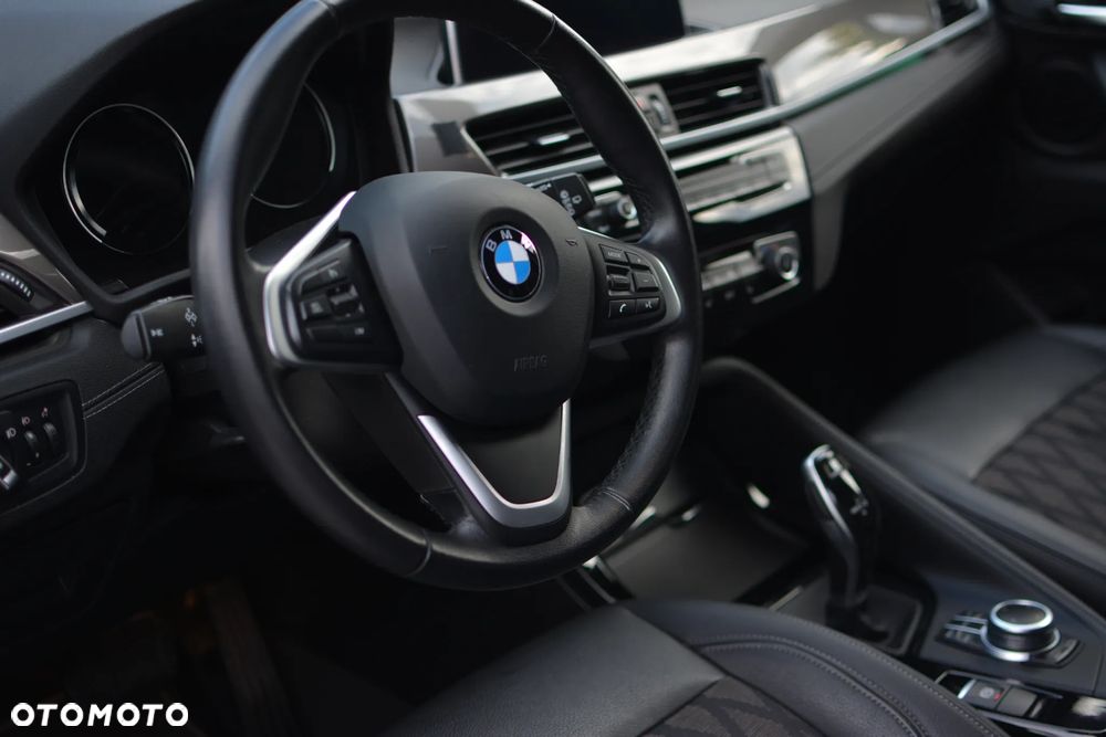 BMW X1 sDrive20i xLine - 11