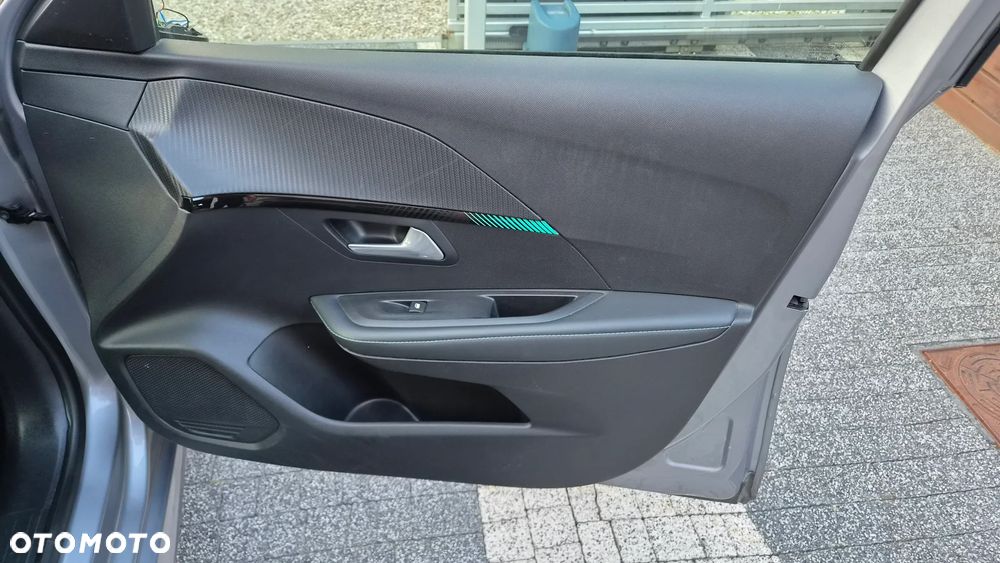 Peugeot 208 PureTech 100 Allure - 18