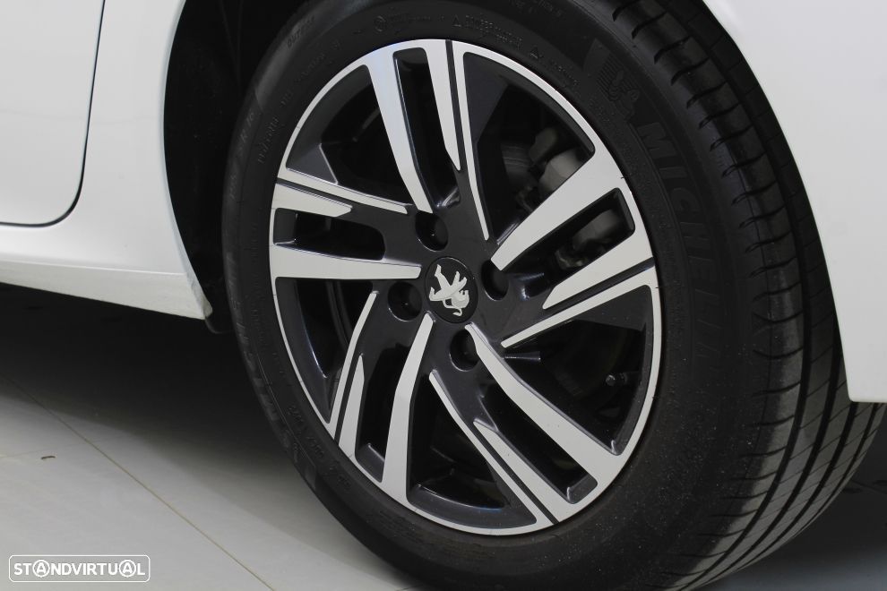 Peugeot 208 - 14