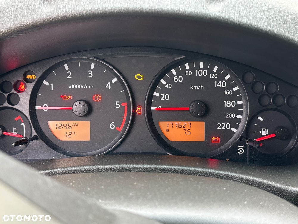 Nissan Navara 2.5 D LE - 6