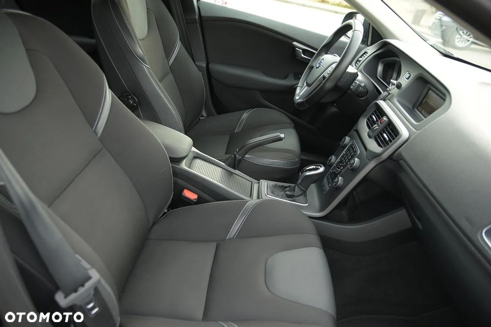 Volvo V40 D3 Drive-E Momentum - 19