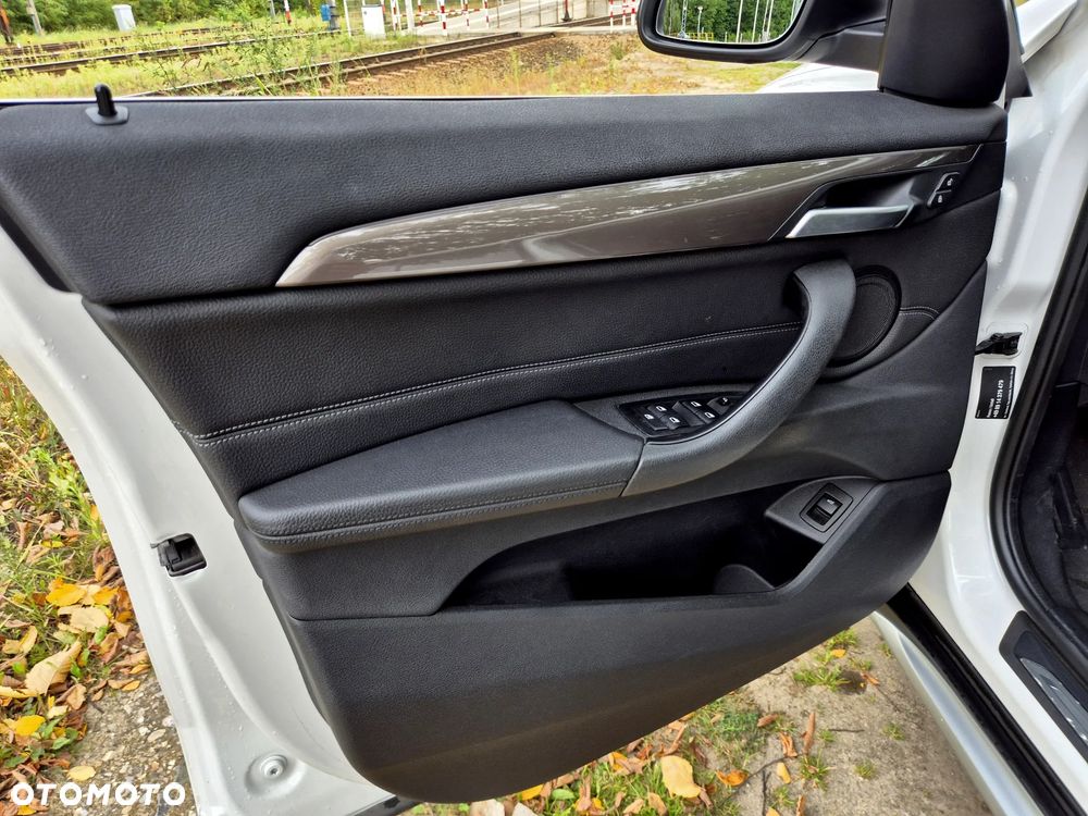 BMW X1 sDrive18d xLine - 12