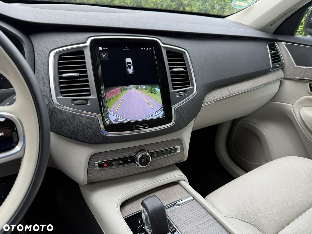 Volvo XC 90 T8 AWD Plug-In Hybrid Core 7os - 14
