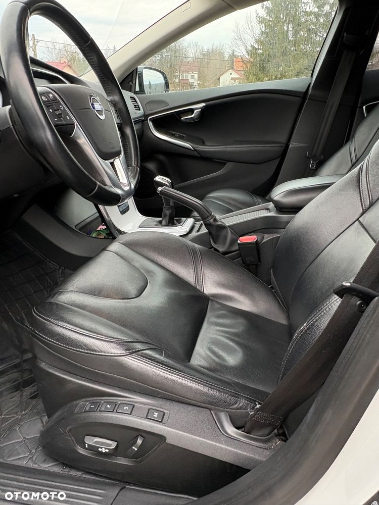 Volvo V40 D4 Summum - 9
