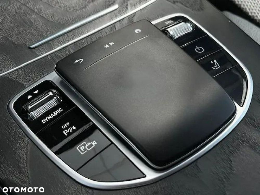 Mercedes-Benz Klasa E - 27