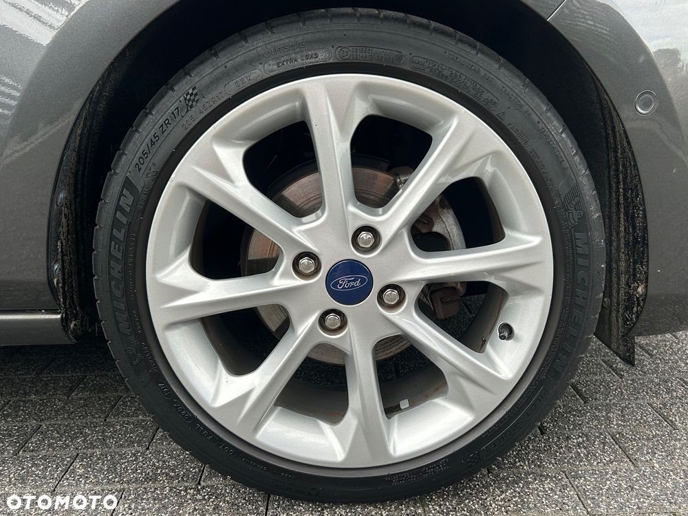 Ford Fiesta - 38