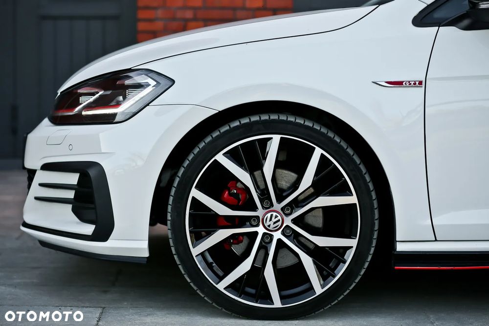 Volkswagen Golf GTI (BlueMotion Technology) DSG - 13